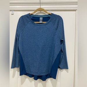 C9 Champion NWOT Ladies Mixed media long sleeve athletic top Hi lo hem Size Med